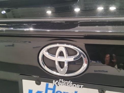 Used 2024 Toyota RAV4 XLE FWD image 41