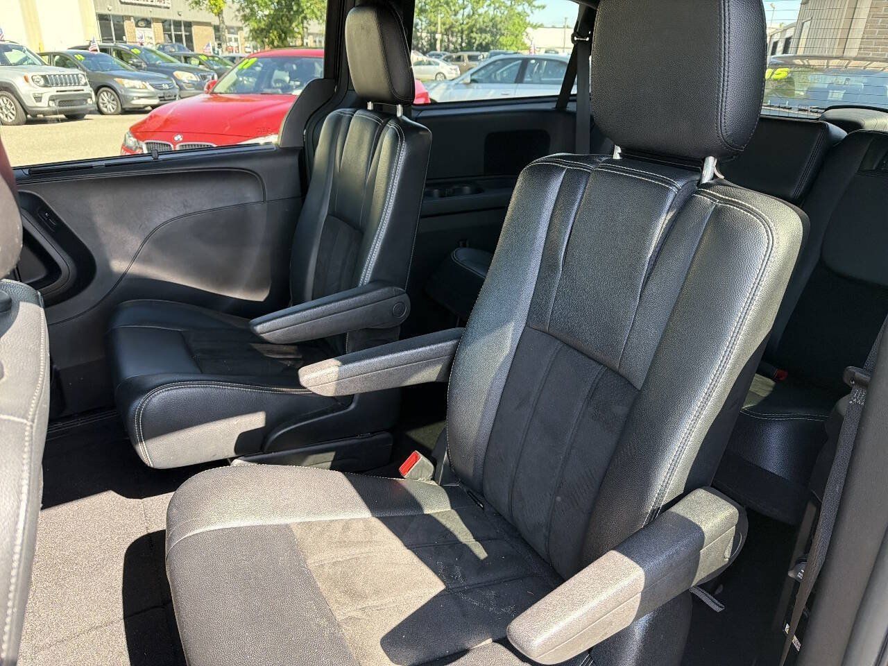 Used 2019 Dodge Grand Caravan SXT w/ Driver Convenience Group FWD image 22