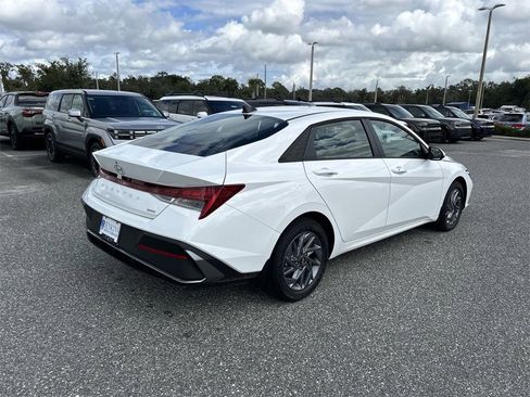 New 2026 Hyundai Elantra Blue image 10