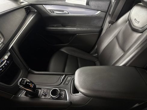 Used 2021 Cadillac XT5 Luxury FWD image 21