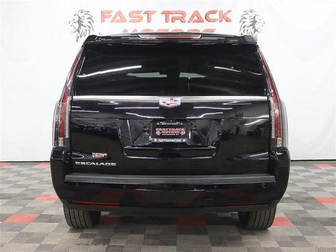 Used 2019 Cadillac Escalade Premium Luxury image 5