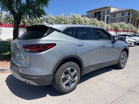 Used 2025 Chevrolet Blazer LT image 3