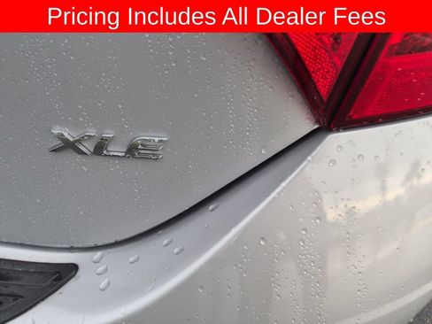 Used 2018 Toyota Corolla XLE FWD image 14