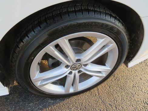 Used 2015 Volkswagen Passat 3.6 SEL Premium FWD image 11