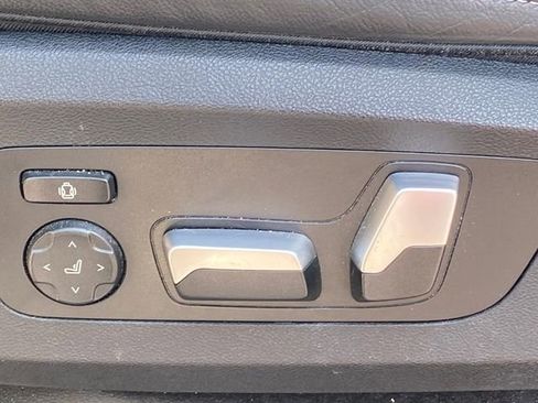 Used 2021 BMW X7 xDrive40i w/ Parking Assistance Package image 17