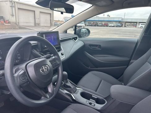 Used 2025 Toyota Corolla LE image 10