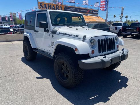 Used 2013 Jeep Wrangler Sport AWD/4WD image 3