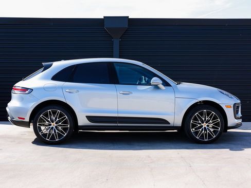Certified 2026 Porsche Macan image 8