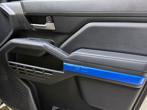 Used 2024 Toyota Tacoma TRD Sport image 43