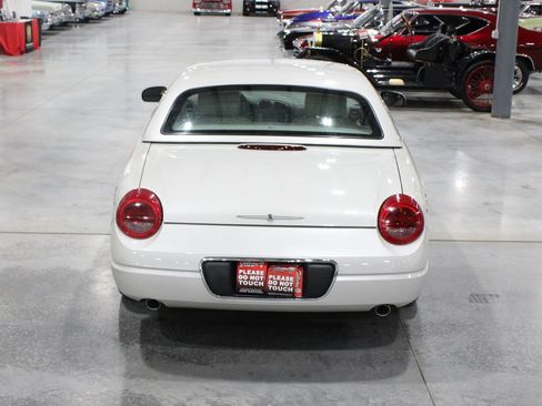 Used 2005 Ford Thunderbird 50th Anniversary RWD image 37