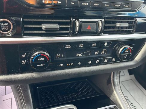 Used 2024 Nissan Pathfinder Platinum w/ Cargo Package image 15