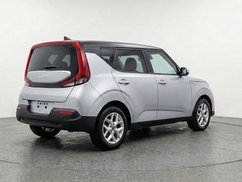 Used 2025 Kia Soul LX w/ LX Technology Package image 9