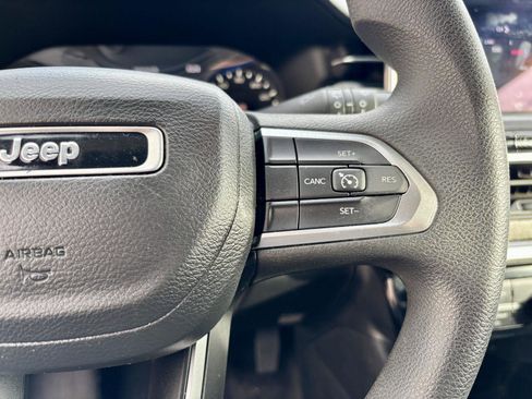 Used 2023 Jeep Compass Sport image 36