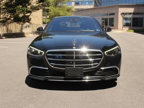 Used 2022 Mercedes-Benz S 500 4MATIC image 3