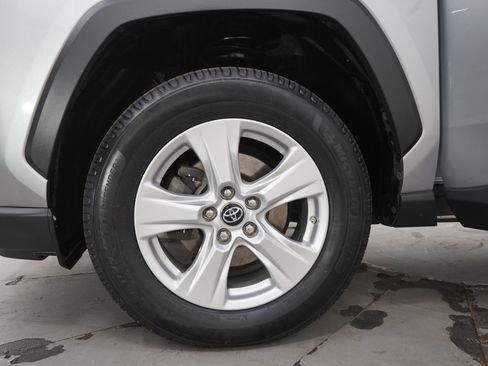 Used 2019 Toyota RAV4 XLE AWD/4WD image 28
