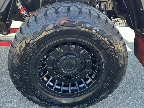 Used 2021 Jeep Gladiator Willys image 31