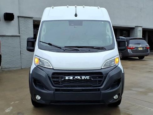 Used 2025 RAM ProMaster 2500 w/ Convenience Group FWD image 2
