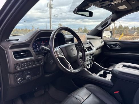 Used 2022 Chevrolet Suburban RST w/ Luxury Package image 8