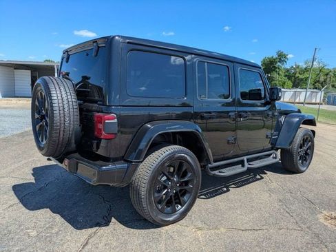 Used 2023 Jeep Wrangler Unlimited Sahara AWD/4WD image 4