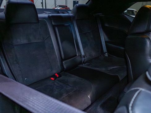 Used 2017 Dodge Challenger R/T Scat Pack w/ Leather Interior Group RWD image 34
