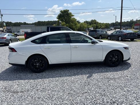 Used 2025 Honda Accord SE image 4