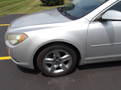 Used 2010 Chevrolet Malibu LT w/ Power Convenience Package FWD image 25