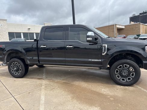 Used 2021 Ford F250 Platinum w/ FX4 Off-Road Package AWD/4WD image 4