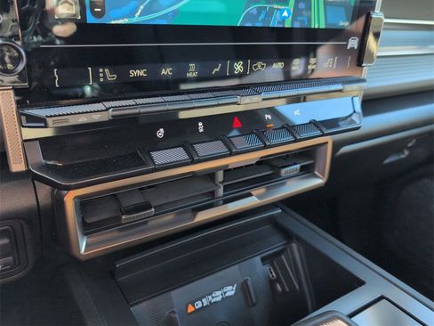 Certified 2025 GMC Hummer EV 3X image 37