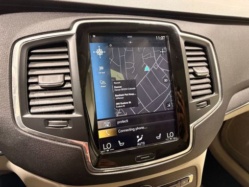 Used 2020 Volvo XC90 T5 Momentum image 29