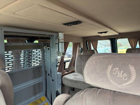 Used 1995 GMC G2500 Vandura RWD image 12