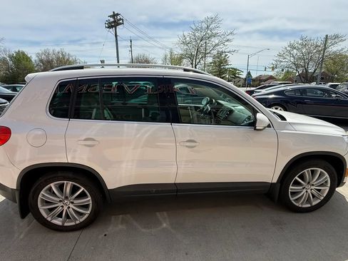Used 2011 Volkswagen Tiguan S image 8