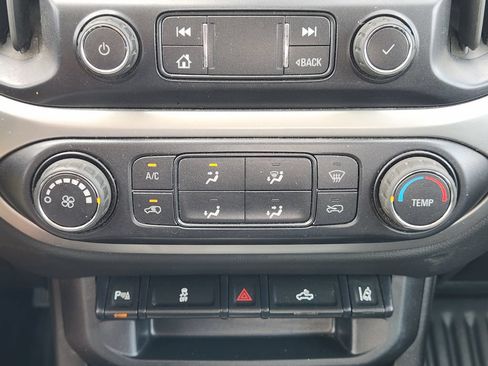 Used 2022 Chevrolet Colorado LT w/ Fleet Safety Package RWD image 18
