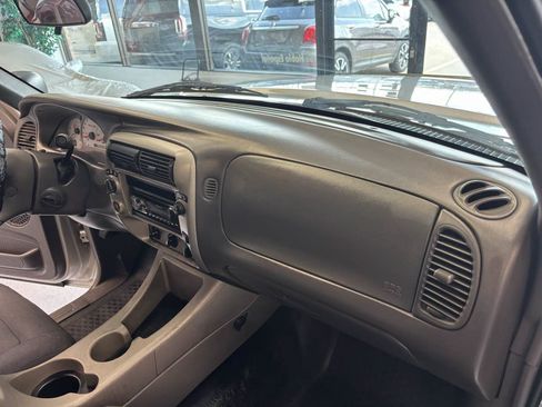 Used 2002 Ford Explorer Sport Trac 4x4 image 16