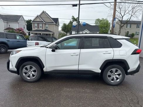 Used 2021 Toyota RAV4 LE AWD/4WD image 9
