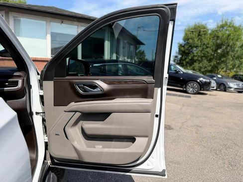 Used 2021 Chevrolet Tahoe LT AWD/4WD image 12