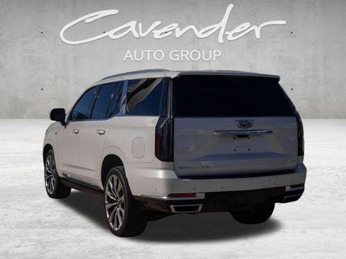 Used 2025 Cadillac Escalade Premium Luxury Platinum image 5