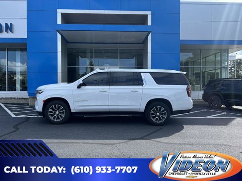 Used 2024 Chevrolet Suburban LT w/ Luxury Package AWD/4WD image 1
