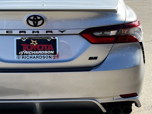 Used 2024 Toyota Camry SE image 6