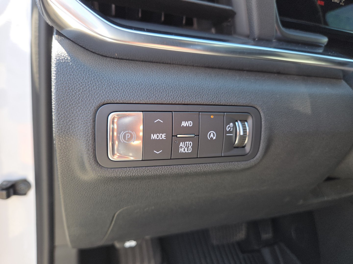 Used 2025 GMC Terrain Elevation w/ Elevation Premium Package AWD/4WD image 25