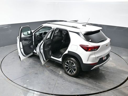 Used 2025 Chevrolet TrailBlazer LT w/ Driver Confidence Package image 59