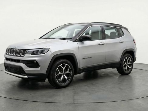 Used 2025 Jeep Compass Limited image 3