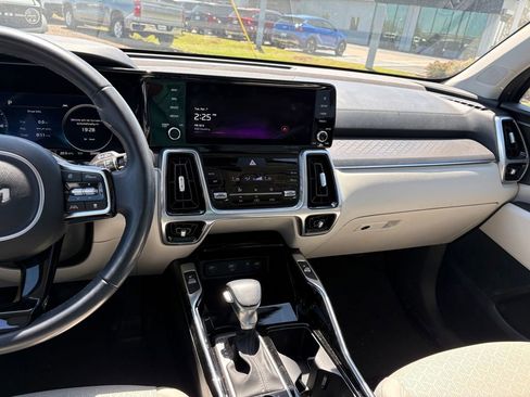 Certified 2023 Kia Sorento SX AWD/4WD image 22