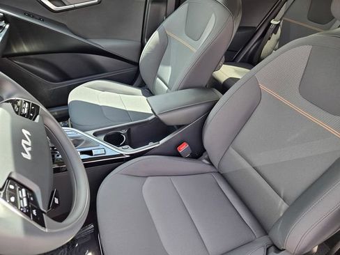 New 2026 Kia Niro LX FWD image 17