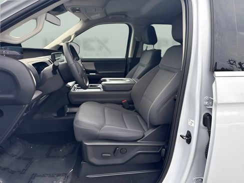 Used 2025 Ford Expedition Max Active RWD image 5