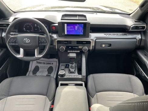 Used 2024 Toyota Tacoma TRD Off-Road image 22