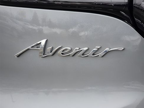 Used 2024 Buick Encore GX Avenir w/ Avenir Convenience Package image 12