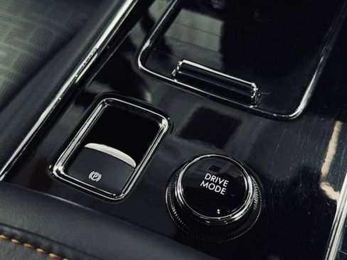 Used 2025 Lincoln Aviator Black Label image 39