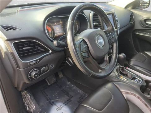 Used 2019 Jeep Cherokee Trailhawk w/ Comfort/Convenience Group image 10