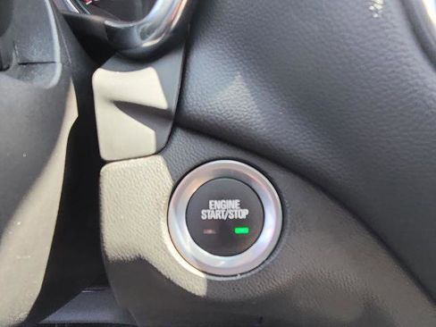 Used 2024 Chevrolet Equinox LT FWD image 16