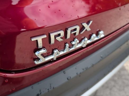 Used 2025 Chevrolet Trax LT FWD image 32
